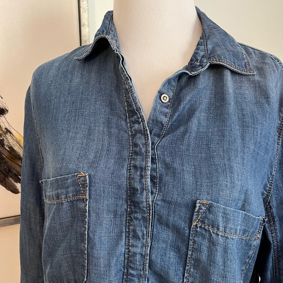 Lou & Grey Partial Button Denim/Chambray Shirt Size Small - Picture 2 of 10
